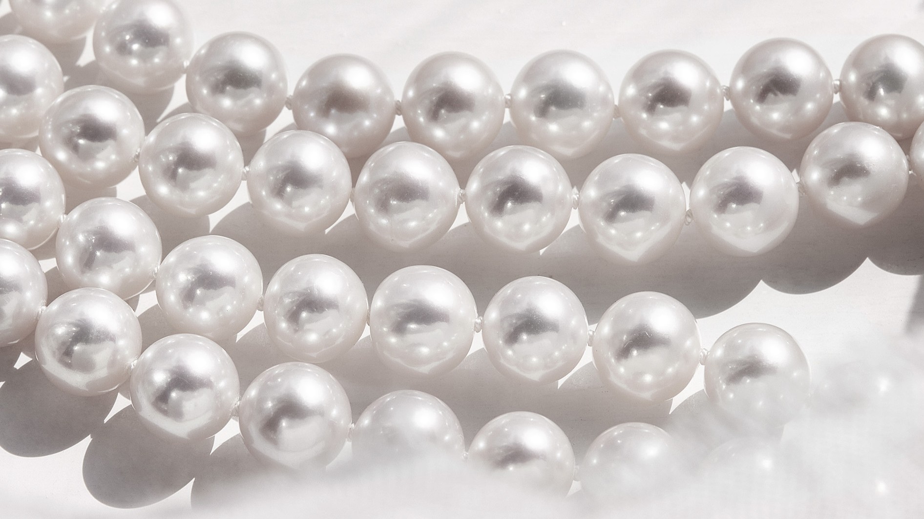 Ketten mit Perlen: Zeitlose Klassiker im Schmuckkästchen